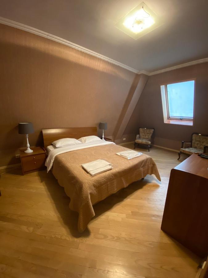 Batesta Hotel Tbilisi Buitenkant foto